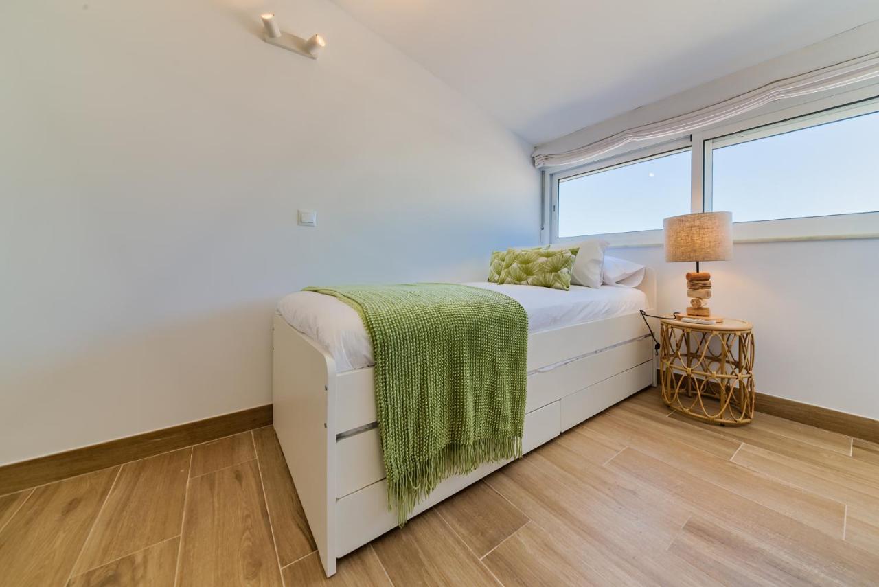 Holidays2Fuengirola Duplex With Stunning Sea View, Terraces,1St Line Beside Port 외부 사진