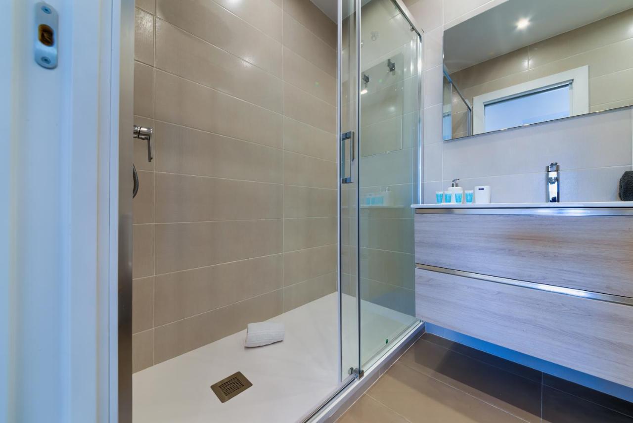 Holidays2Fuengirola Duplex With Stunning Sea View, Terraces,1St Line Beside Port 외부 사진